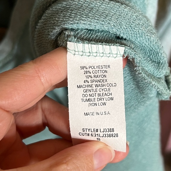 NEW Shacket - Picture 6 of 6